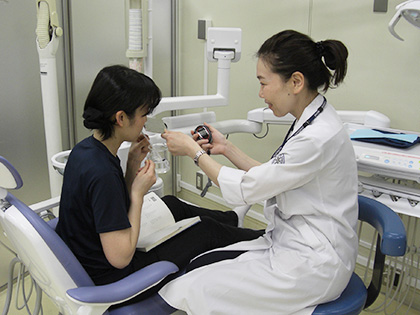 息が鼻から漏れるかどうかの
ブローイング検査